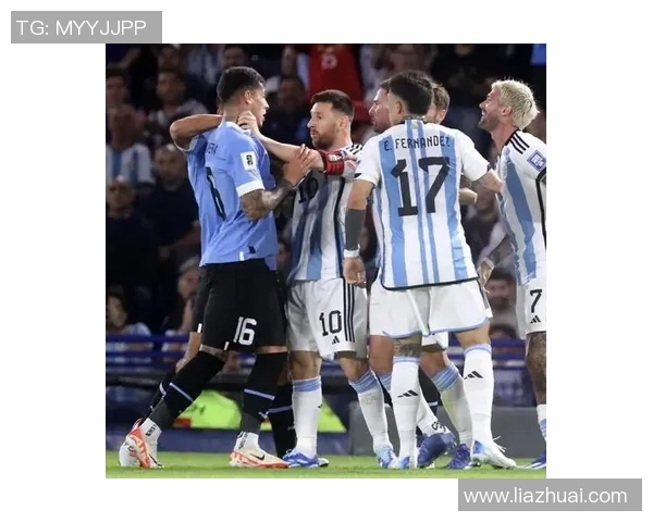 足球球星鞠躬视频引发热议展现谦逊风度与职业精神的完美时刻